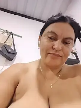 Stripchat Adult Webcam of Horny-Mommy-Dirty