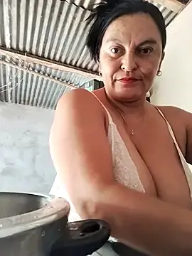 Stripchat Live Sex Cam of Horny-Mommy-Dirty