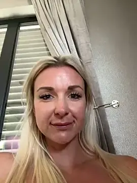 Stripchat Live Porn of Bella-Tight