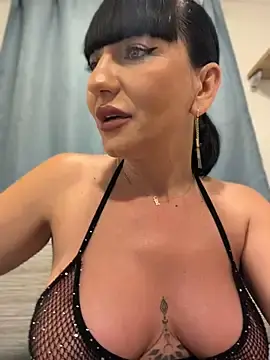 Stripchat Free Porn Cam of MysticCleo