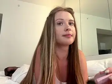 Stripchat Free Live Porn of QuennaCoote