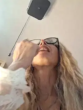 Stripchat Live Porn of harleyejoker1