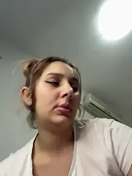 Stripchat Live Sex Cam of hotamanda01