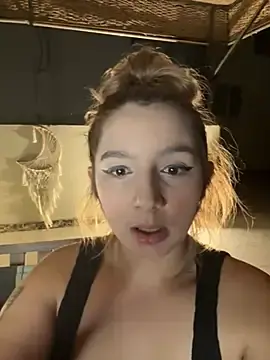 Stripchat Free Porn Cam of hotamanda01