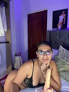 Stripchat Live Sex of ema_zoe