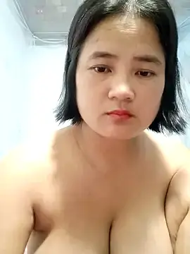 Stripchat Sex Cam of BigAss-69
