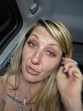 Stripchat Free Porn Cam of SheIsSomething