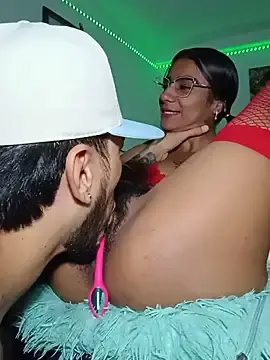 Stripchat Watch Live Sex Cams of Leslly_