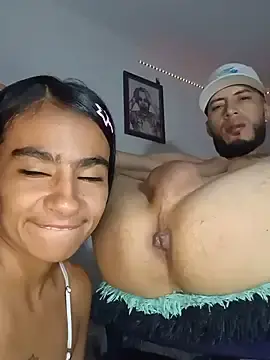 Stripchat Sex Cam of Leslly_