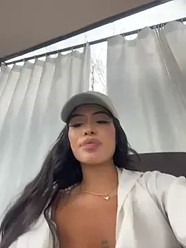 Stripchat Adult Video Chat of MystiqueXXX