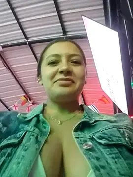 Stripchat Free Live Porn of alana_69
