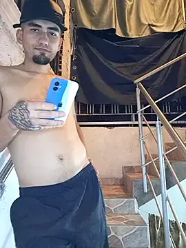 Stripchat Free Live Porn of royalgirls_x