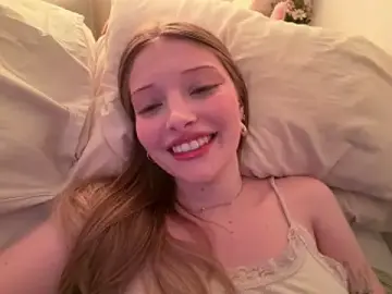 Stripchat Free Live Porn of Maddy_2008