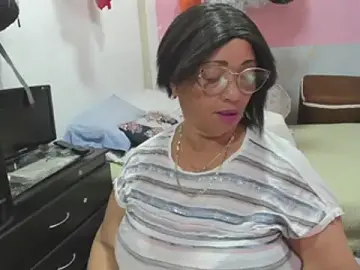 Stripchat Watch Live Sex Cams of Mrs_mommy_
