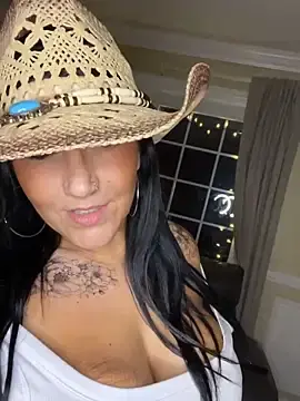 Stripchat Adult Webcam of LittleMissEeve