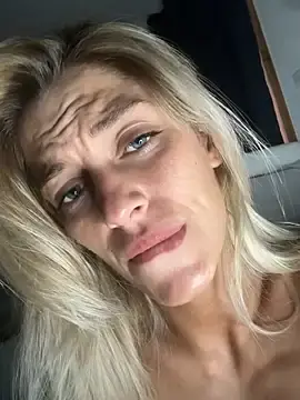 Stripchat Sex Cam of Bellalolahot