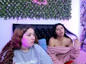 Stripchat Sex Chat of valeria_and_zoe