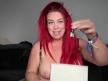 Stripchat Live Porn of redxxxvixen