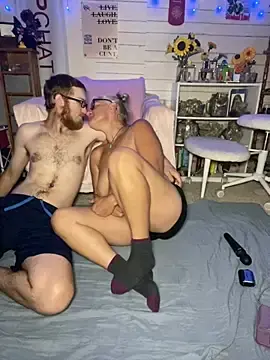 Stripchat Free Porn Cam of TrenaAnne