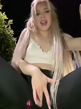 Stripchat Free Live Porn of AlyssaFoxx_