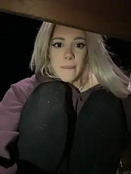 Stripchat Sex Cam of AlyssaFoxx_