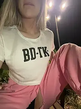 Stripchat Best live sex cam show of AlyssaFoxx_