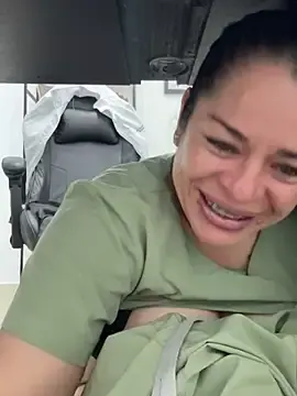 Stripchat Free Porn Cam of Dr_Nathalia_28