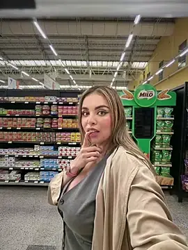 Stripchat Live Porn of Alirawrz