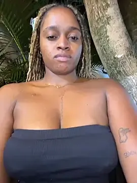 Stripchat Live Sex Cam of darle_volant