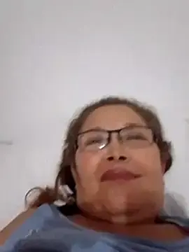 Stripchat Sex Cam of Cessi50