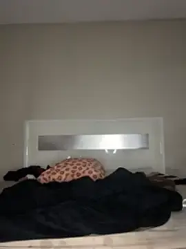 Stripchat Live Sex Cam of Kiki_hammyy