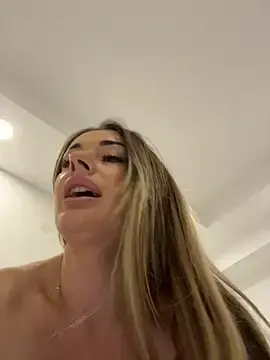 Stripchat Free Live Porn of IsabellaEtthan