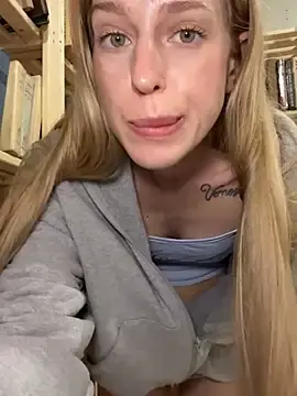 Stripchat Private Sex Chat of kira_mia