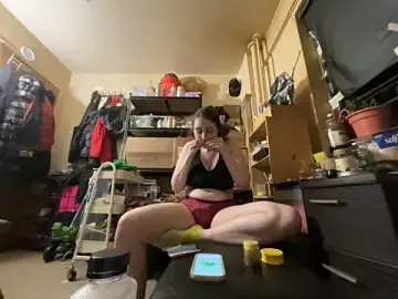 Stripchat Sex Cam of Snowbunnycake_131