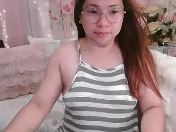 Stripchat Live Sex Cam of OhmyPinay