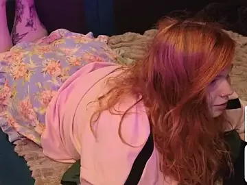 Stripchat Live Sex Cam of Tara_Renn