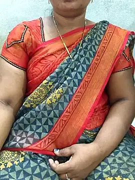 Stripchat Sex Cam of MaaliiiPonuTamil