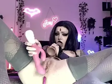 Stripchat Adult Webcams of Ivey_Strigoi