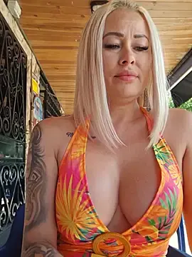 Stripchat Adult Webcam of MILFBARBY