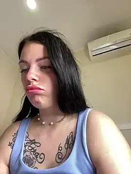 Stripchat Free Porn Cam of Lola_Hale