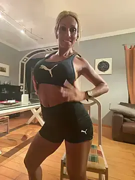 Stripchat Free Porn Cam of cari_guerrera
