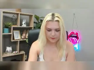 Xlovecam Sex Chat of SweetLilyy