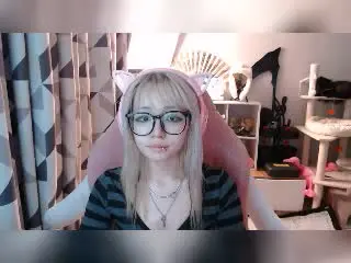 Xlovecam Free Live Porn of PaulineBitah