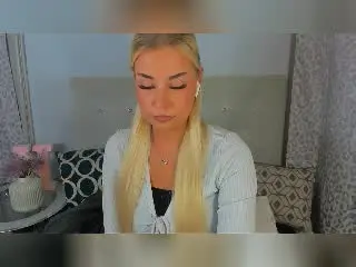Xlovecam Best live sex cam show of KristyQueen