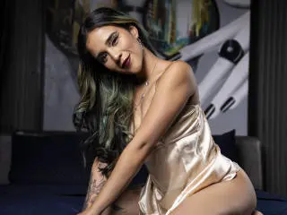 Xlovecam Live Sex Cam of AliceBellez