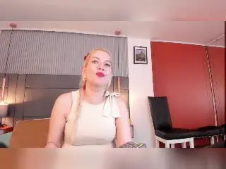 Xlovecam Live Sex Cam of GiuliaAddams