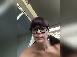 Xlovecam Adult Webcams of OrianaLaFrancaise