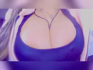 Xlovecam Free Live Porn of MissGilliSquirty