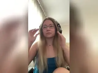 Xlovecam Adult Video Chat of Meeranda