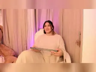Xlovecam Live Sex Cam of ElyRoss